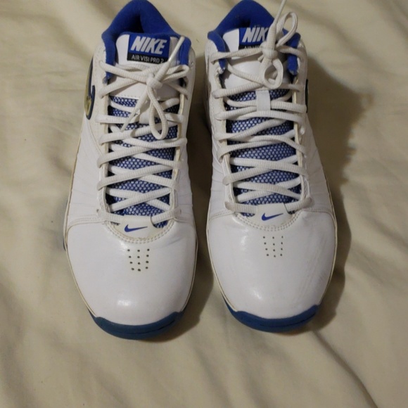 Nike - Picture 2 of 8